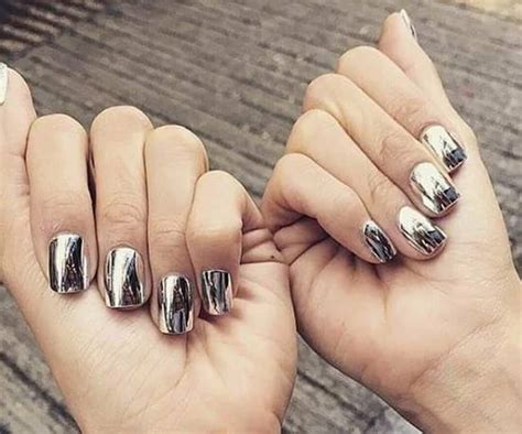 Unghie A Specchio Come Realizzare La Nail Art Ad Effetto Riflettente