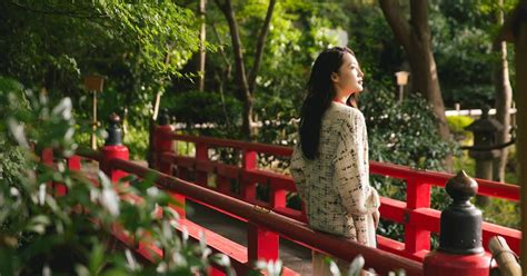 China Entertainment News Li Qin Poses For Photo Shoot