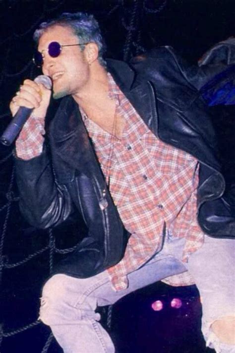 Pin By Anita Minhas On Layne Staley Alice In Chains Layne Staley Staley