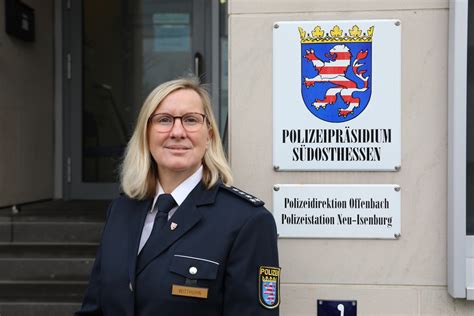 Polizei Hessen Julia Witthuhn Ist Neue Leiterin Der Polizeistation