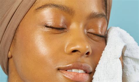 8 Effective Homemade Cleansers For Oily Face Problems