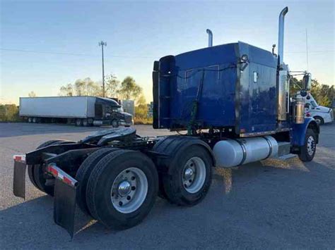 Freightliner Classic 2008 Sleeper Semi Trucks