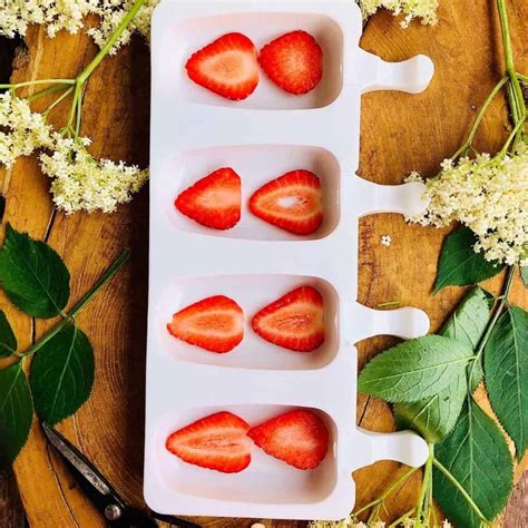 Elderflower And Strawberry Ice Lolly - Kitchen and Other Stories