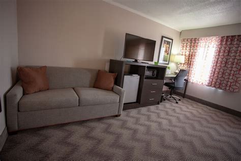 La Quinta Inn & Suites by Wyndham Goodlettsville Nashville ...