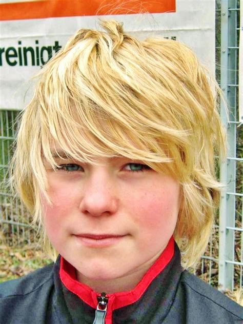 Medium Length Blonde Hair Blonde Wavy Hair Medium Length Hair Styles