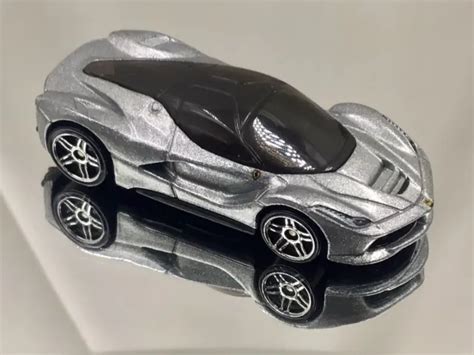 HOT WHEELS FERRARI LaFerrari HW City rare voiture moulée sous pression comme neuf EUR