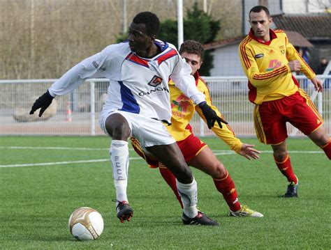 Football Honneur Fc Charvieu Chavagneux Fc Vaulx En Velin Ii