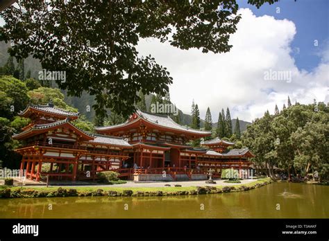 Byodo In Temple At Valley Of The Temples Oahu Hawaii Stock Photo Alamy