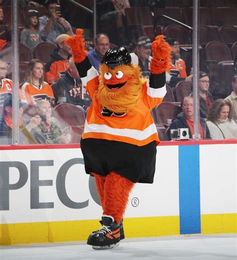 Philadelphia Flyers Mascot, Gritty, Has Fun In First Snow - CBS Detroit