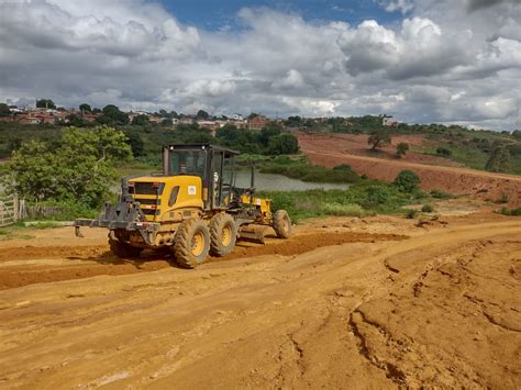 SMDR continua trabalho de recuperação de estradas da zona rural