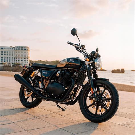 Royal Enfield Interceptor 650 Royal Enfield Barcelona Blue Catania