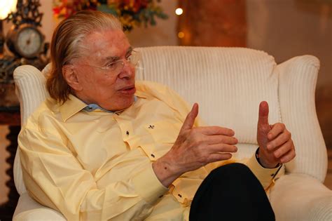 Silvio Santos Apresentador E Dono Do SBT Morre Aos 93 Anos TC Online