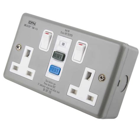 cudis cpn   gang rcd socket metal clad smra cef