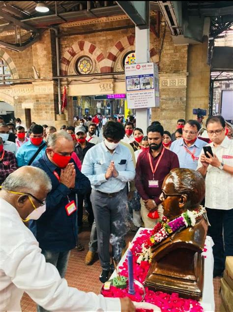 Observance Of Mahaparinirvan Divas At Csmt On 07122021 Nrmu