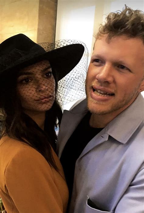 Emily Ratajkowski Instagram Supermodel Strips Completely NAKED Celebrity News Showbiz TV