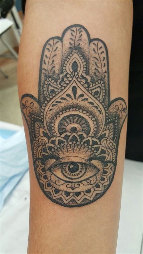 hamsa tattoo | Hamsa tattoo, Tattoos, Tattoo designs