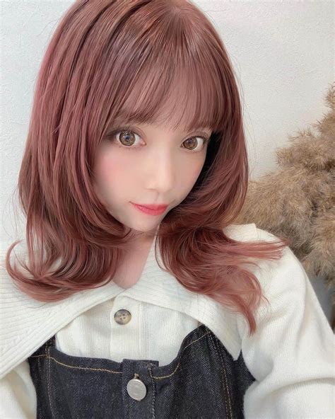 おりもあいさんのインスタグラム写真 おりもあいinstagram 「髪色変えたよ🧸💓 この前ストーリーで皆に聞いて、ダントツ1位だったピンクベージュにしました🥰 ピンクは色落ちが他の