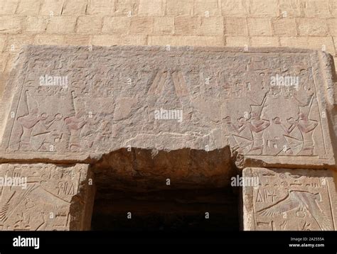 Royal Crowns Of Egypt Hi Res Stock Photography And Images Alamy