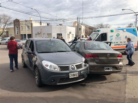 Tres Autos Y Una Moto Involucrados En Un Accidente Infopico