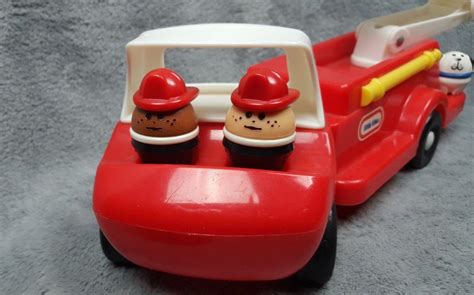 Little Tikes Toddle Tots Fire Truck 2 Firemen & Dog Vintage Engine ...