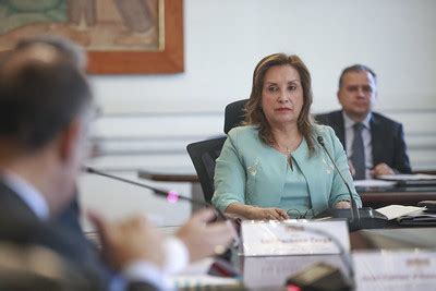 Dina Boluarte acude a la Fiscalía por reuniones con Patricia Benavides