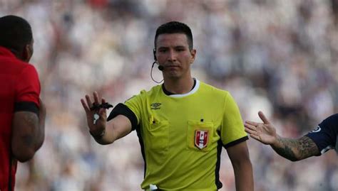 Liga Kevin Ortega Arbitrar El Universitario Vs Sporting Cristal