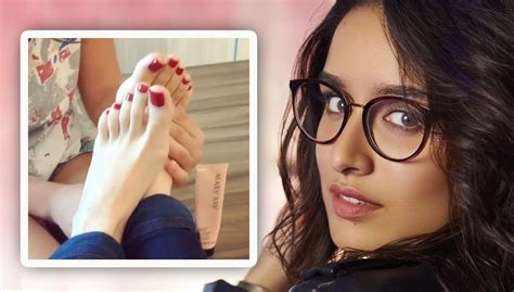 Shraddha Kapoor Feet Celebwikifeet