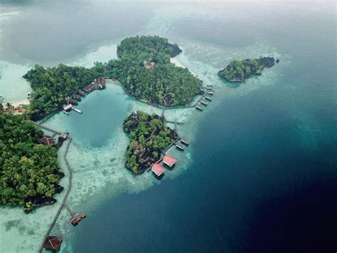 Spot Cantik Yang Instagramable Untuk Menikmati Keindahan Pulau Labengki