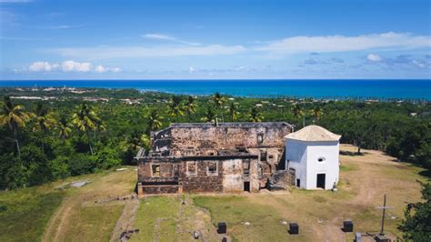 Castelo Garcia D Vila Em Praia Do Forte Era Local De Tortura De Negros