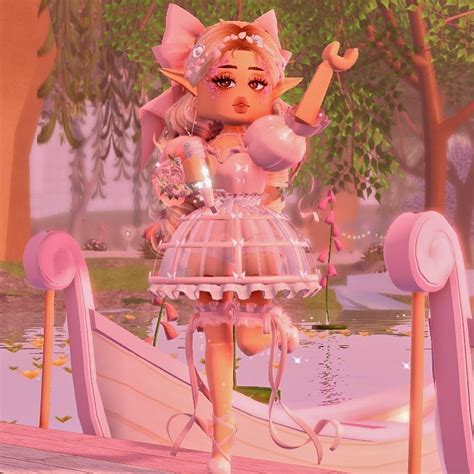 Pin By U Kulsum On Aesthetic Roblox Royale High Outfits