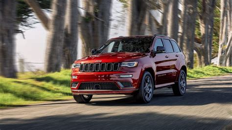 Highlighting The 2020 Jeep® Grand Cherokee Laredo At Hillview Motors