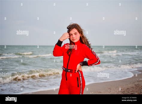 Bikini mädchen sommer jahre alt Fotos und Bildmaterial in hoher Auflösung Alamy