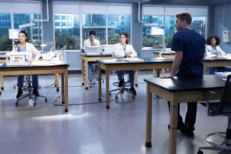 GREYS ANATOMY Season 19 Episode 6 Photos Thunderstruck Seat42F