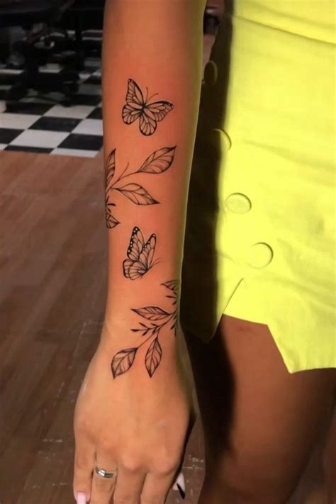 Tatuagem De Raminhos E Borboleta Arm Tattoo Tattoos For Women Tattoos