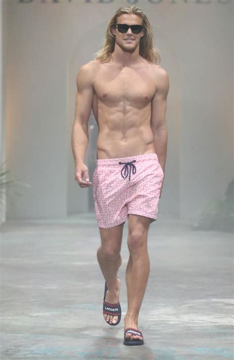 Ripped Jett Kenny Heats Up The Runway News Mail