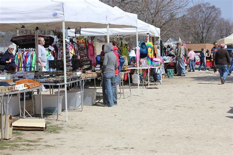 The Cabin Countess Wisconsin S Largest Outdoor Flea Market