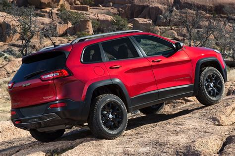 2014 Jeep Cherokee Vins Configurations Msrp And Specs Autodetective