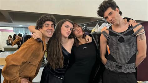 El Emotivo Reencuentro Entre Aitana Y Amaia En El Concierto De La