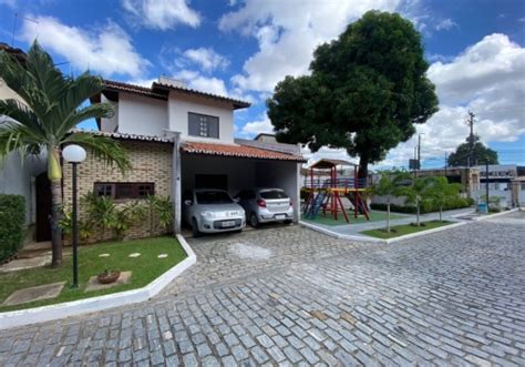 Casas em condomínio mobiliados à venda na Avenida Professor José Arthur