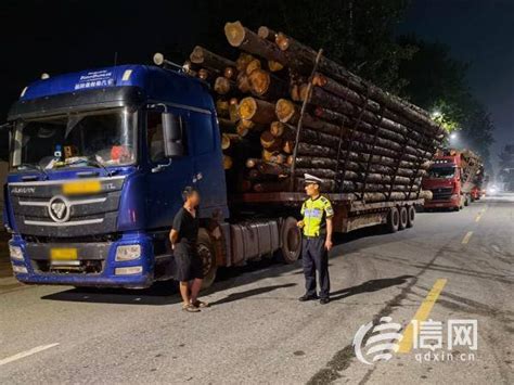 担心白天太显眼 七辆超载大货车凌晨“组团”上路 黄岛 道路 相关