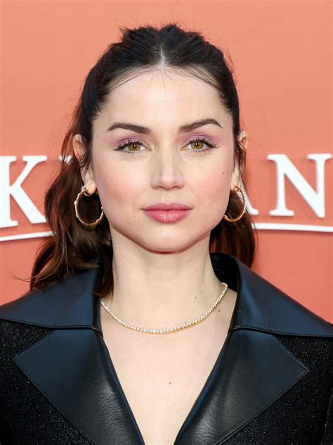 Ana De Armas Proved Purple Makeup Is Making A Comeback Who What Wear