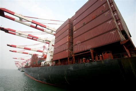 China Qingdao Port Container Terminal Editorial Stock Image - Image of marine, trade: 28999784