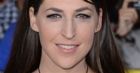 Actress Mayim Bialik to divorce