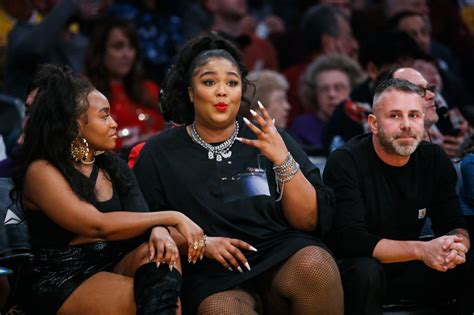 Lizzo Claps Back With Gratitude After Twerking Controversy Chicago