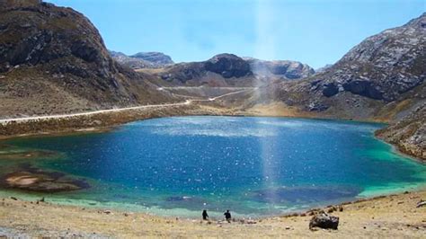 Laguna de 7 colores en Lima Cómo llegar al destino más atractivo con