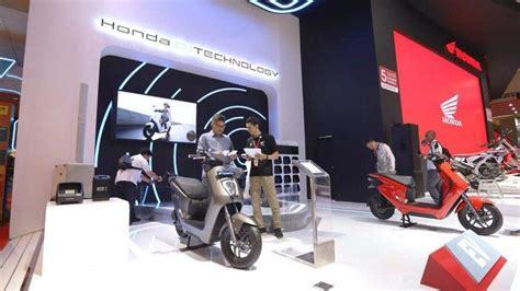 Tampil Perdana New Honda Stylo 160 Siap Pikat Pengunjung IIMS 2024