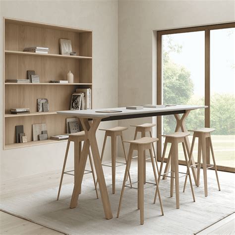 Space round high table - Maintains stability regardless of size