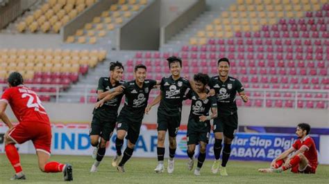 Laga Uji Coba Di Stadion Manahan Persebaya Surabaya Libas Persis Solo