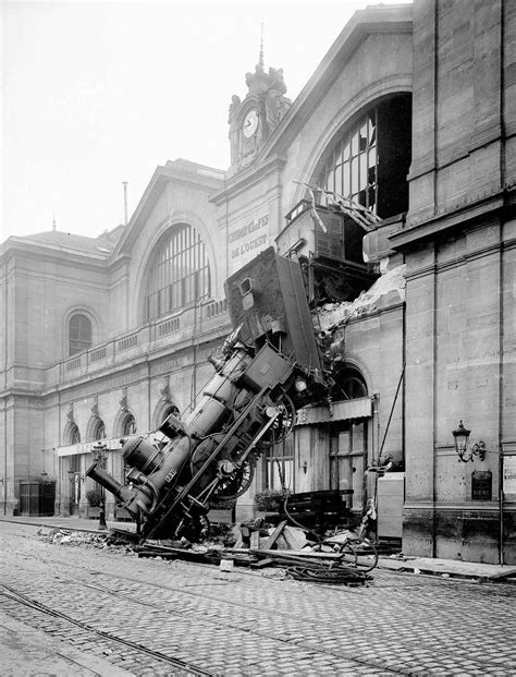 The Montparnasse train wreck in rare photos, 1895 - Rare Historical Photos