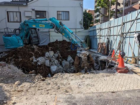 東京都新宿区西早稲田の木造2階建て・鉄骨4階建物解体工事の進捗状況です。 皆様にとって最良の解体会社様とご縁が繋がるような情報を 埼玉